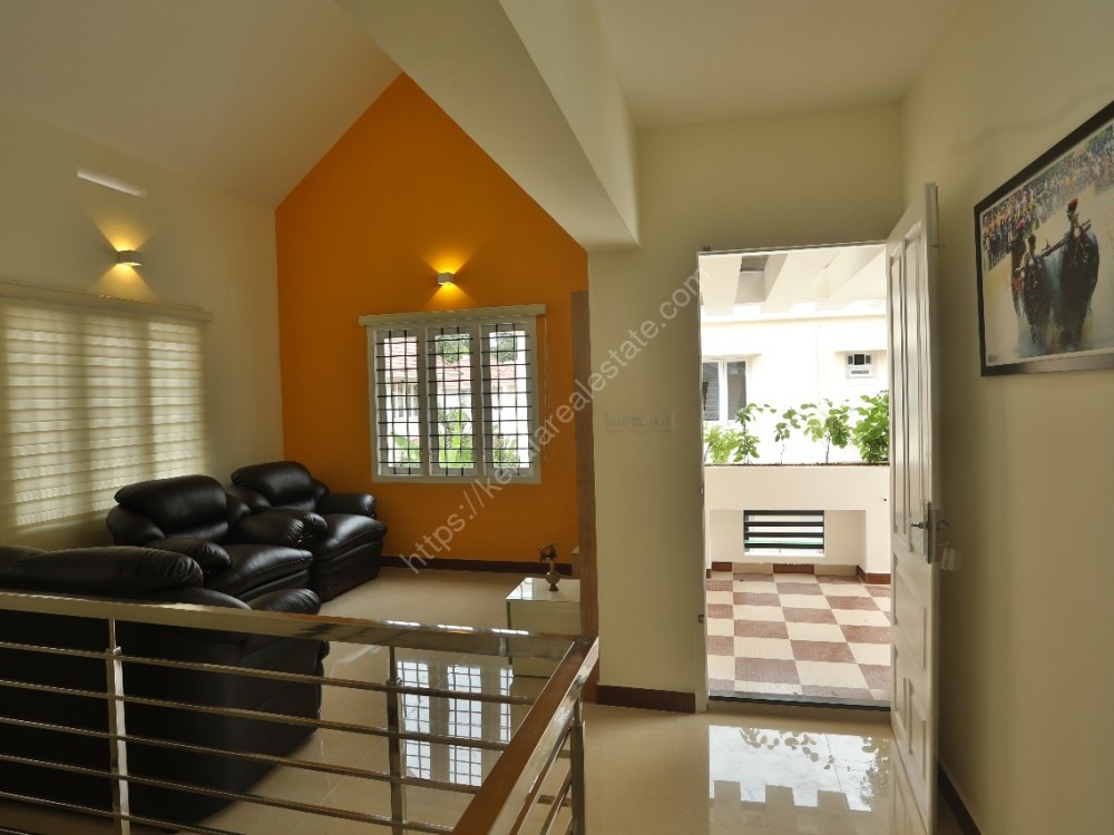 Gated Colony Villa For Sale at Nettoor, Ernakulam Kerala Real Estate