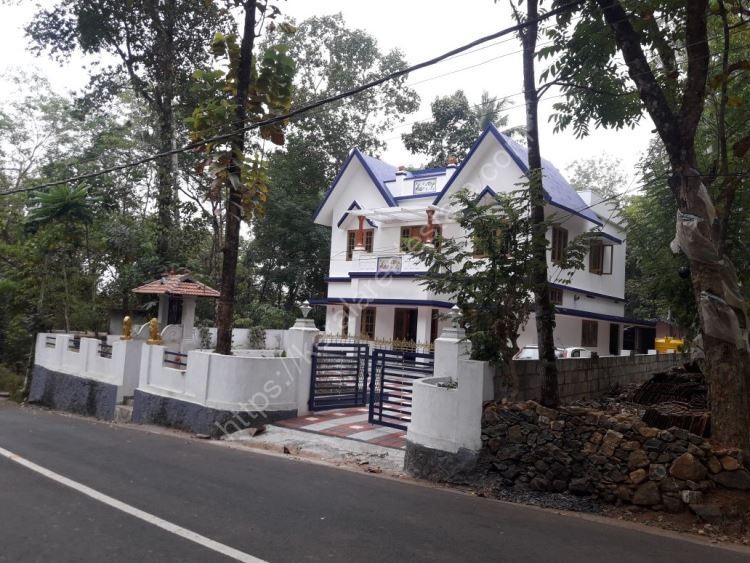 Well Maintained House for sale at Koothattukulam, Ernakulam Kerala