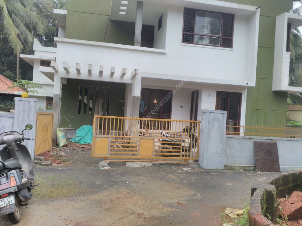 1900 Sq Ft 4 BHK House for sale Near Women's Polytechnic College