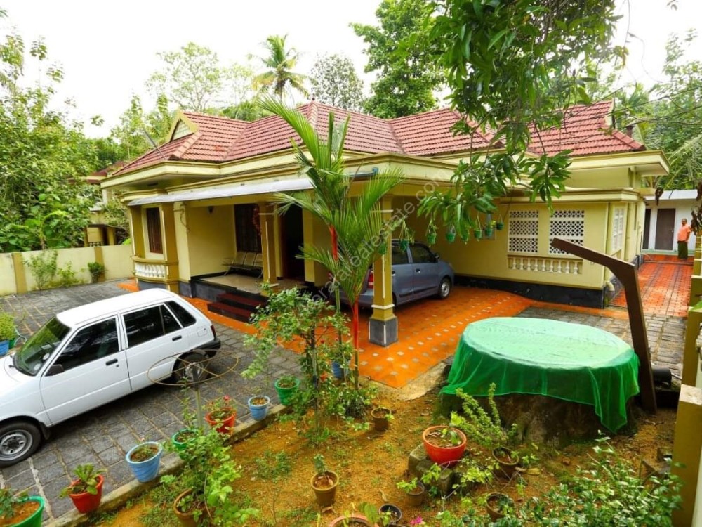 House with 42 Cents Land for Sale at Near MC Road, Muvattupuzha