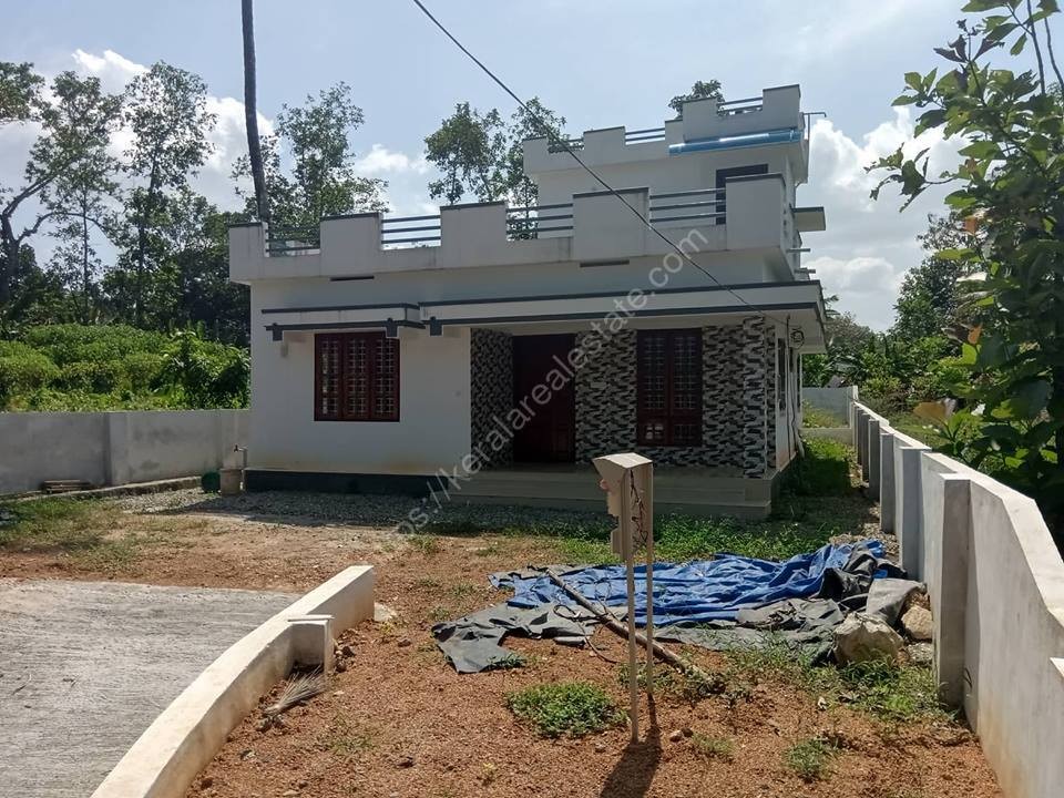 2 BHK Villa for Sale Near NSS Polytechnic, PerumpulikalKurampala