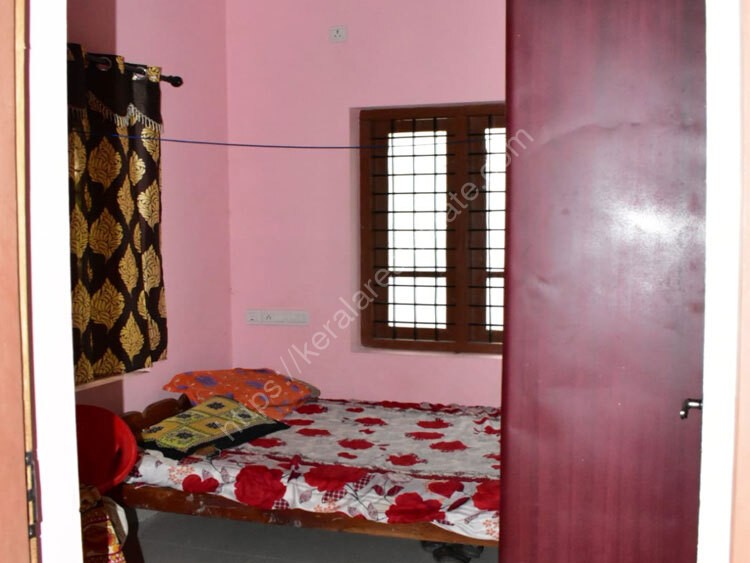 3 BHK 1050 sqft House in 4 Cents for sale at Pazhamthottam, Ernakulam