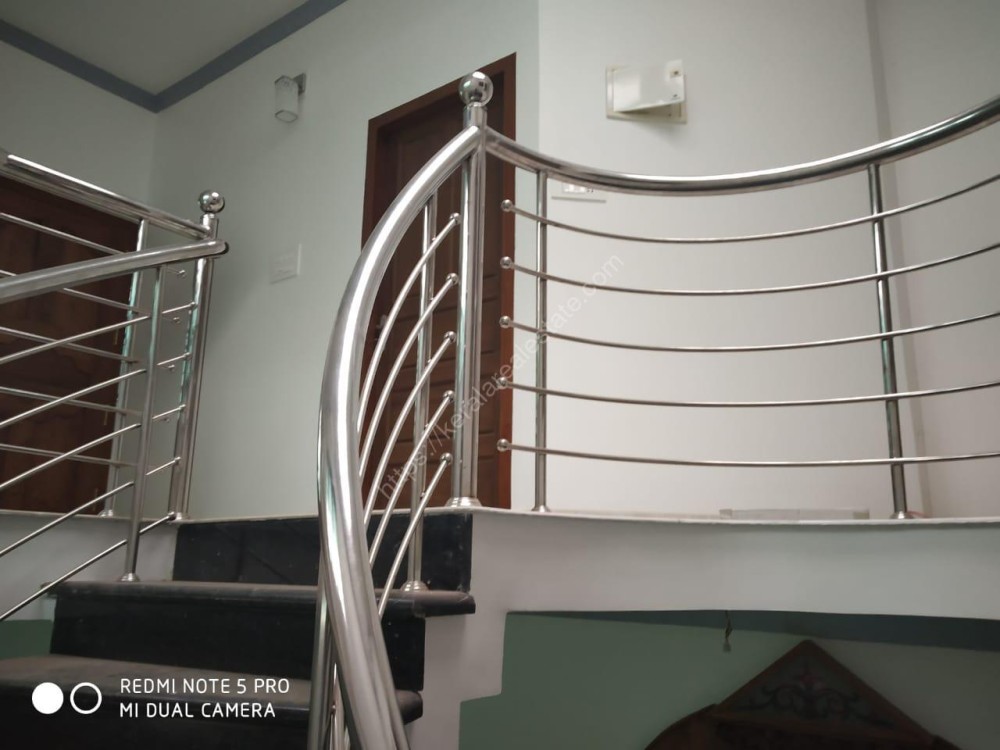 4 BHK 2000 sqft House in 8 1/2 Cents for sale at Manakkad, Thodupuzha