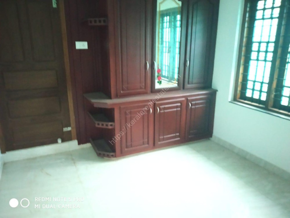 4 BHK 2000 sqft House in 8 1/2 Cents for sale at Manakkad, Thodupuzha