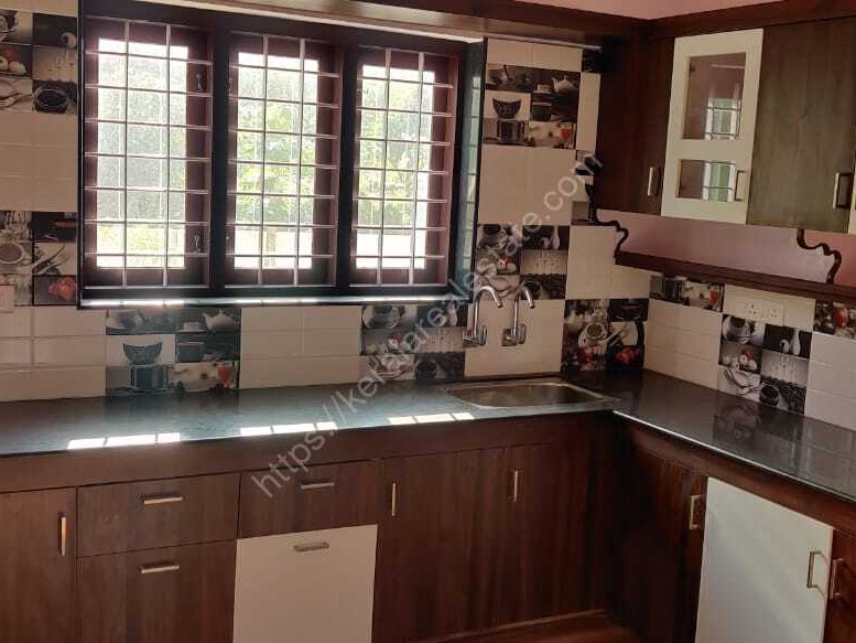 2500 sqft 4 BHK House in 13 Cent Land for Sale with Koothattukulam