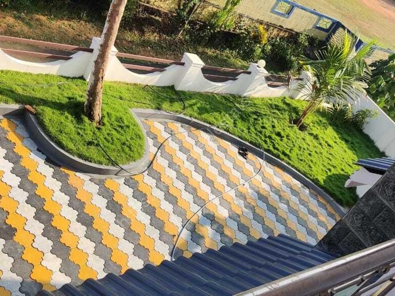 2500 sqft 4 BHK House in 13 Cent Land for Sale with Koothattukulam