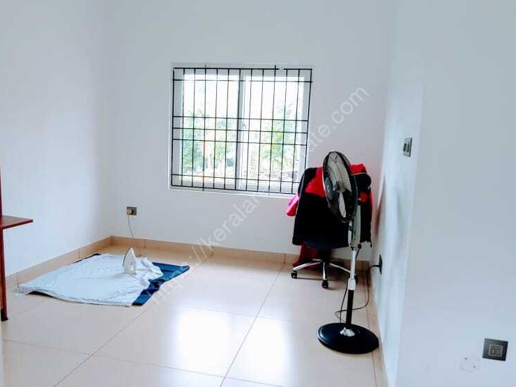 1300 Sq Ft 3 BHK House for Sale at Maradu, Ernakulam Kerala Real Estate