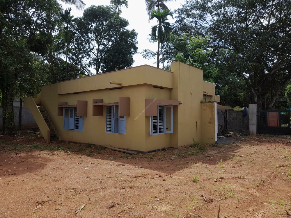 15 CENTS OF LAKE SIDE LAND WITH OLD HOUSE FOR SALE AT PANANGAD