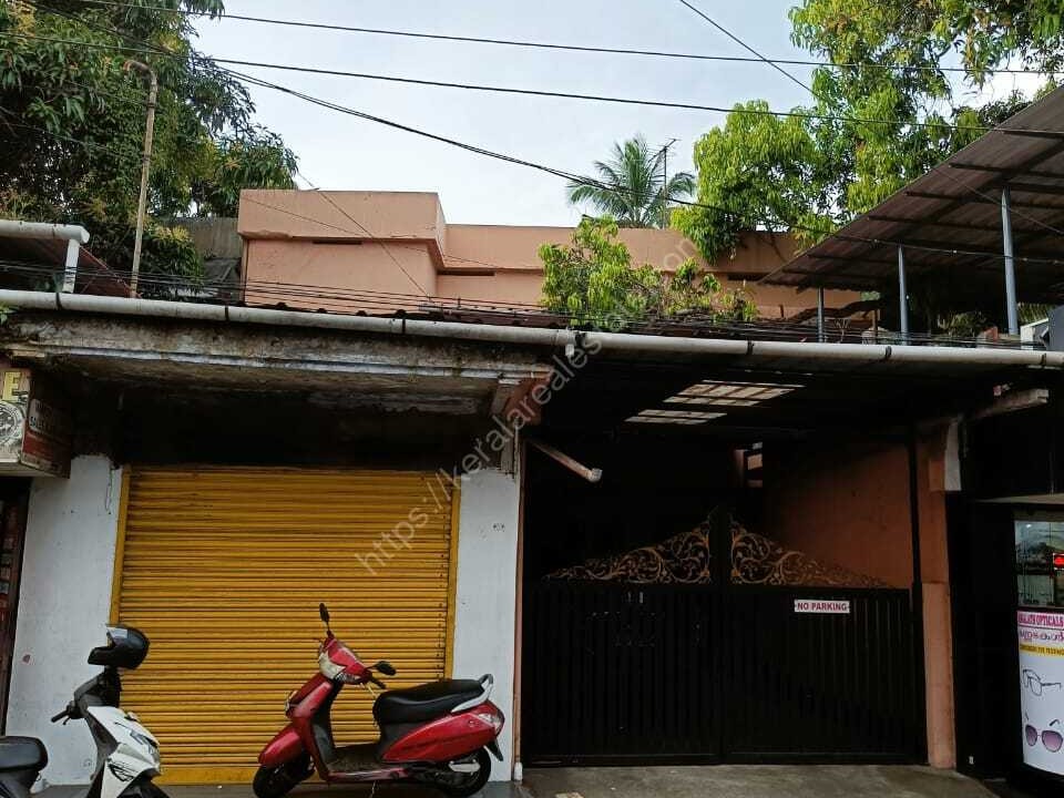 9 Cents of Land with Old House and Shop for Sale at North Kaloor