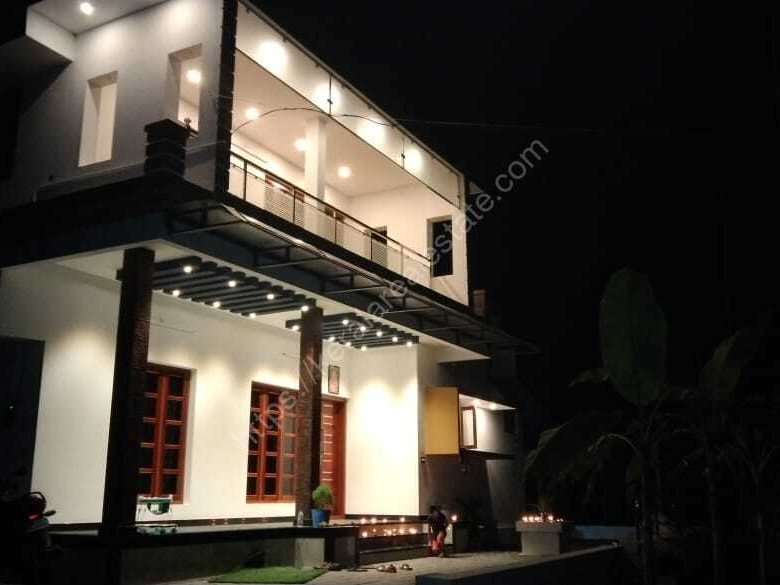 10 Cents Land with 1900 sqft House for Sale at Kanjiramattom Kerala