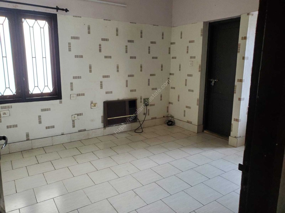 1400 Sq ft First floor of a House for Rent in Panampillynagar