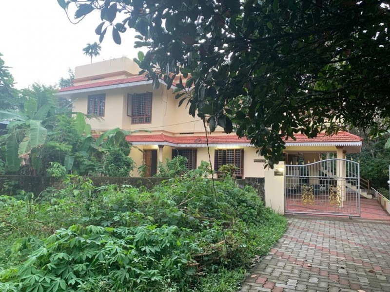 3000 Sq.ft 5 BHK House in 22 Cents of Land for Sale at Perumpilly, Mulanthuruthy, Ernakulam