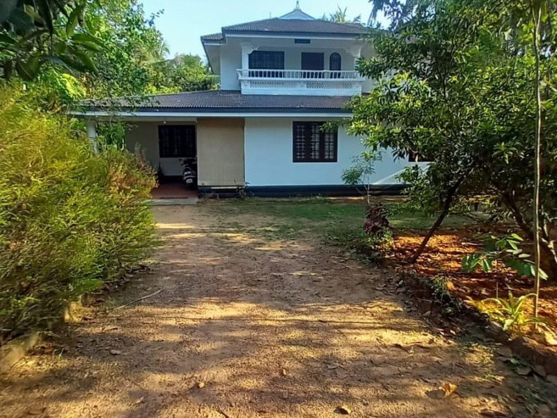 1.27 Acres of land with 2500 Sqft house for sale at Edathuruthy, Thrissur