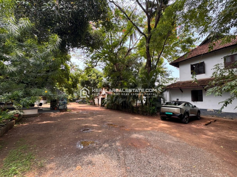 Prime Land for Sale in Aluva, Ernakulam 