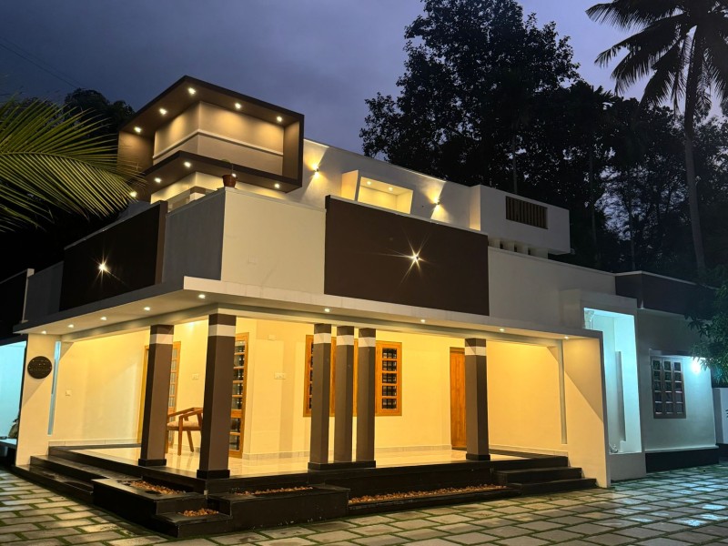 3 BHK Premium House & 3 Shops for Sale in Thazhakkara, Alappuzha