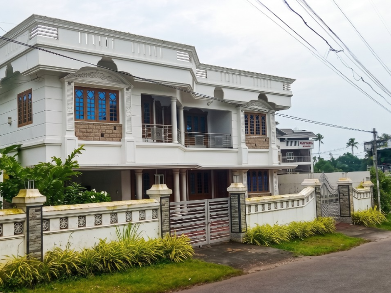 5 BHK Independent House for Sale in Irinjalakuda, Thrissur