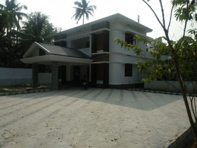 2950 Sq.ft 4BHK House on 10 Cents of Land for Sale at Palakkal, Thrissur.