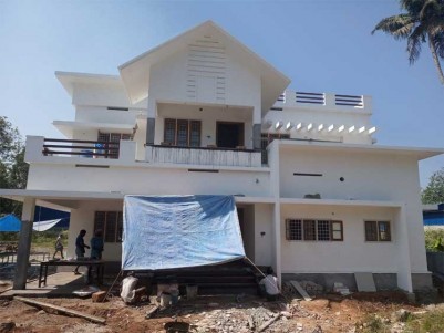 2300 Sq.ft 4 BHK Independent House on 5.5 Cents of Land for Sale at Perumbavoor, Ernakulam.