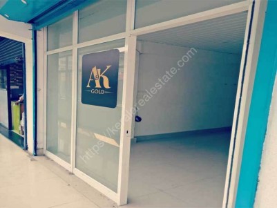 Shop/Office Space/Show Room, For Rent at Broadway, Ernakulam.