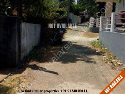 24 Cent Land with Old Terrace House for Sale at Pudussery, Choondal, Thrissur.
