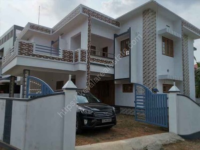   5 BHK Luxury Villa for Sale at Perumbavoor, Ernakulam.