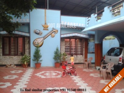 Independent House with 10 Cents of Land for Sale at Anchalummood Town, Kollam.