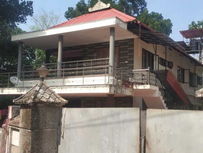 6 BHK, 3000 SqFt House  in 10 Cents for sale at Kudamaloor, Kottayam