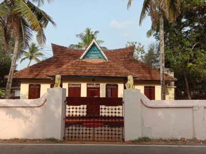 Traditional House in 16 cents for sale in the heart of Alapuzha town