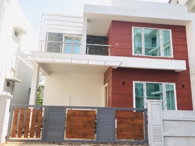 3 BHK, 1700 SqFt House in 3.5 Cents for sale at Vazhakala, Ernakulam