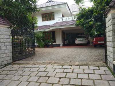 4BHK,2843SqFt House in 15Cent for Sale in Piravom,Ernakulam