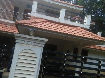 4BHK 2500 SqFt House in 7.5 cent  for sale at Chakkarakkulam Cherthala.