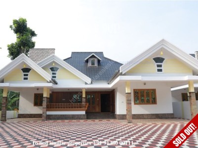 4BHK,2400 SqFt House in 19 Cents For sale at Athirampuzha,Kottayam