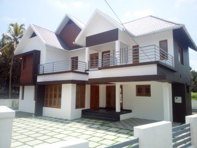 4 BHK 2900 Sq Ft House in 11 Cents for sale near Kanakkary, Ettumanoor,Kottayam
