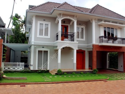 Luxury 4 BHK  Gated Villa for sale near Panangad backwaters