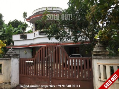 17 Cent land with 2000 sqft 4 BHK House for sale at Irinjalakuda, Thrissur 