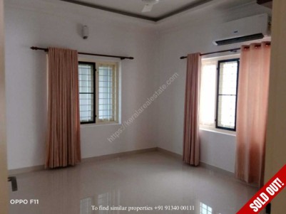 5 BHK 2600 sqft Gated villa in 5.25 Cents for sale at Vennala Ernakulam 