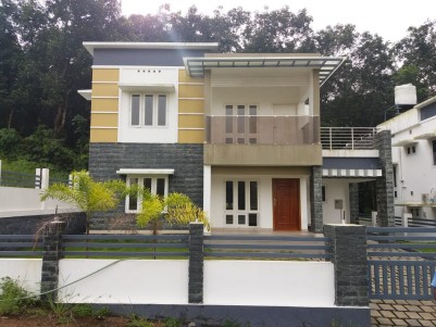 6 Cent with 3 BHK House for sale at Puthencruz, Ernakulam