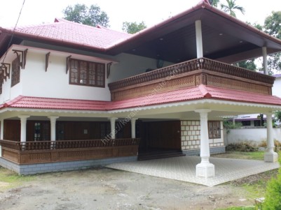 8 BHK 7000 sqft Bungalow in 23.5 Cents  for sale at Nalumanikattu, Manarkadu, Kottayam