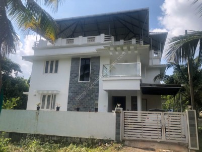 2200 sqft 4 BHK House in 5 Cent land for sale at Koonammavu, Ernakulam