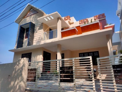 Semifurnished 4 BHK 2400 sqft House in 5 Cents for sale at Thevakkal, Ernakulam