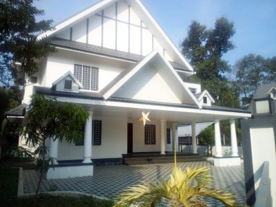 4 BHK 2600 sqft House in 10 Cents for sale near Kidangoor junction, Kottayam