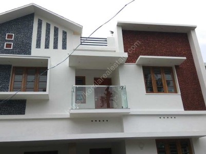 4 BHK 1800 sqft House in 4 Cents for sale at Varapuzha, Ernakulam