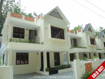 4 BHK 2100 SqFt Villa for sale at Pallikkara, Ernakulam