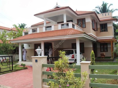 Well maintained 2400 Sq Ft Villa for Rent at Thiruvankulam, Kochi