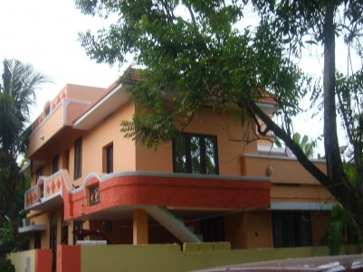 6 BHK 4000 SqFt House in 5 Cents For Sale at Elamakkara,Ernakulam