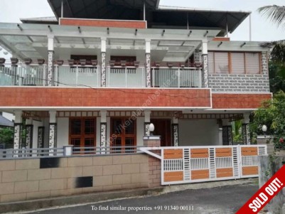 5 BHK 3600 sqft House in 7 Cents for sale at Kizhakkambalam, Kochi