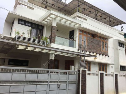 FURNISHED 4 BHK 2725 SQFT HOUSE IN 4 CENTS For Sale @ Kandanad, Kochi