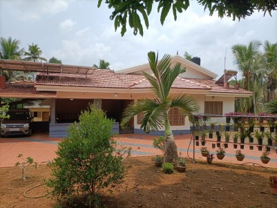 Residential Property: 35 Cents of Land with 2500 Sq Ft House for sale in Pambady Town, Kottayam