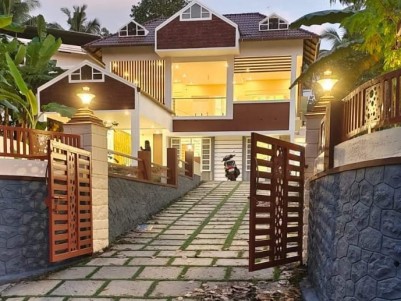 3000 Sq Ft 4 BHK Good Residential House for Sale at Ammanchery, Kottayam