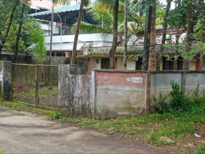  Old House in 6.25 Cents of land for Sale at Cheranelloor, Ernakulam